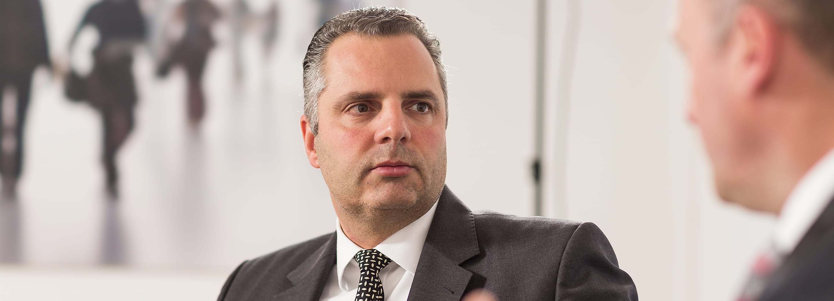 Arnd Allert in einer Besprechung zum Thema Unternehmensverkauf im Mittelstand