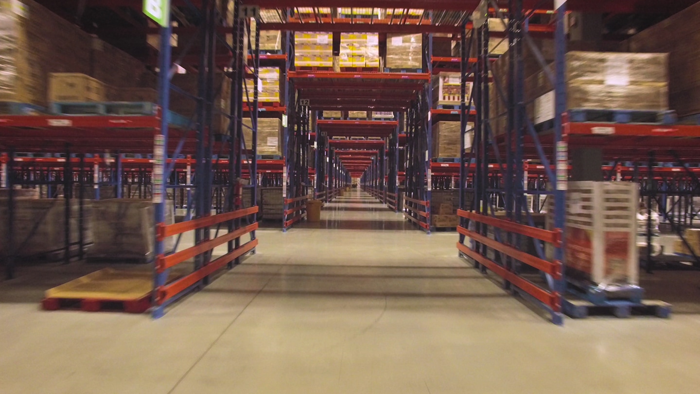 Lagerhalle einer Moebelindustrie Unternehmenstransaktion im Handel