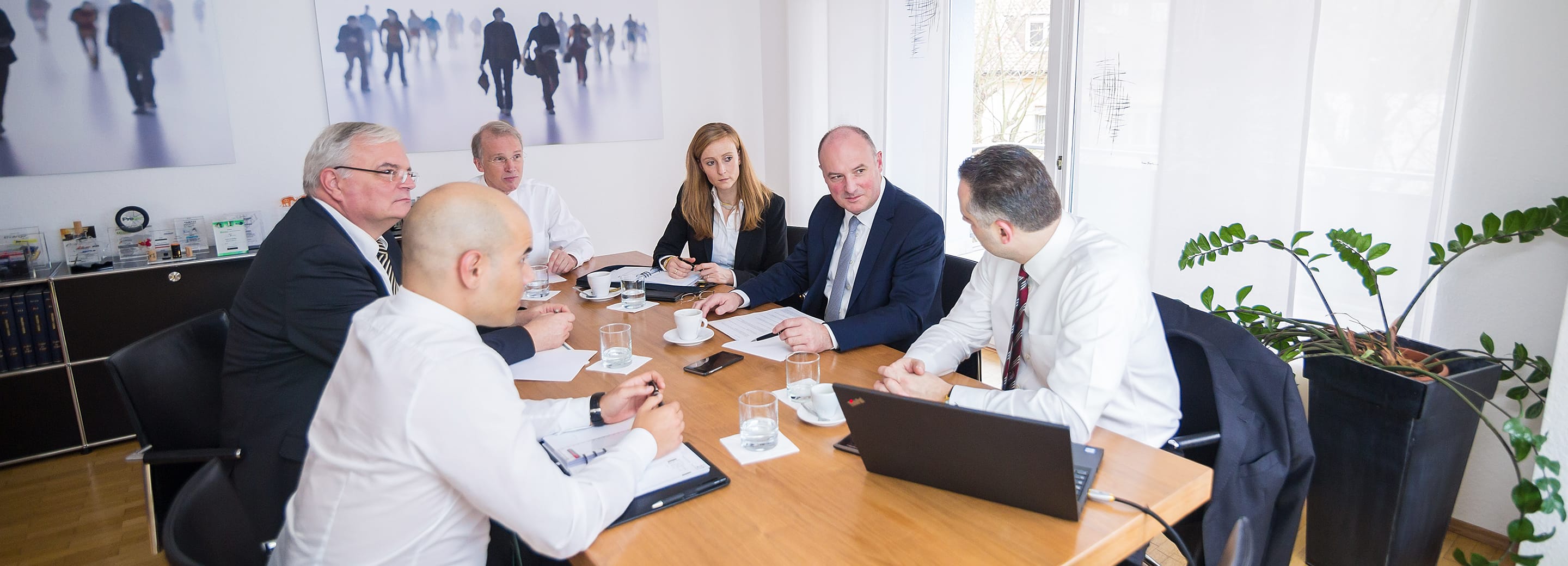 Allert & Co. Team bei einer Besprechung zu einer Unternehmenstransaktion